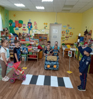 Стоп машина, тише ход, на дороге пешеход! Стоп машина, тише ход, на дороге пешеход!.